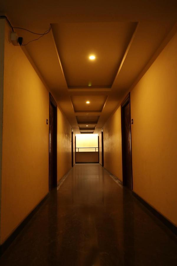 E S Residency Hotel Theni Bagian luar foto