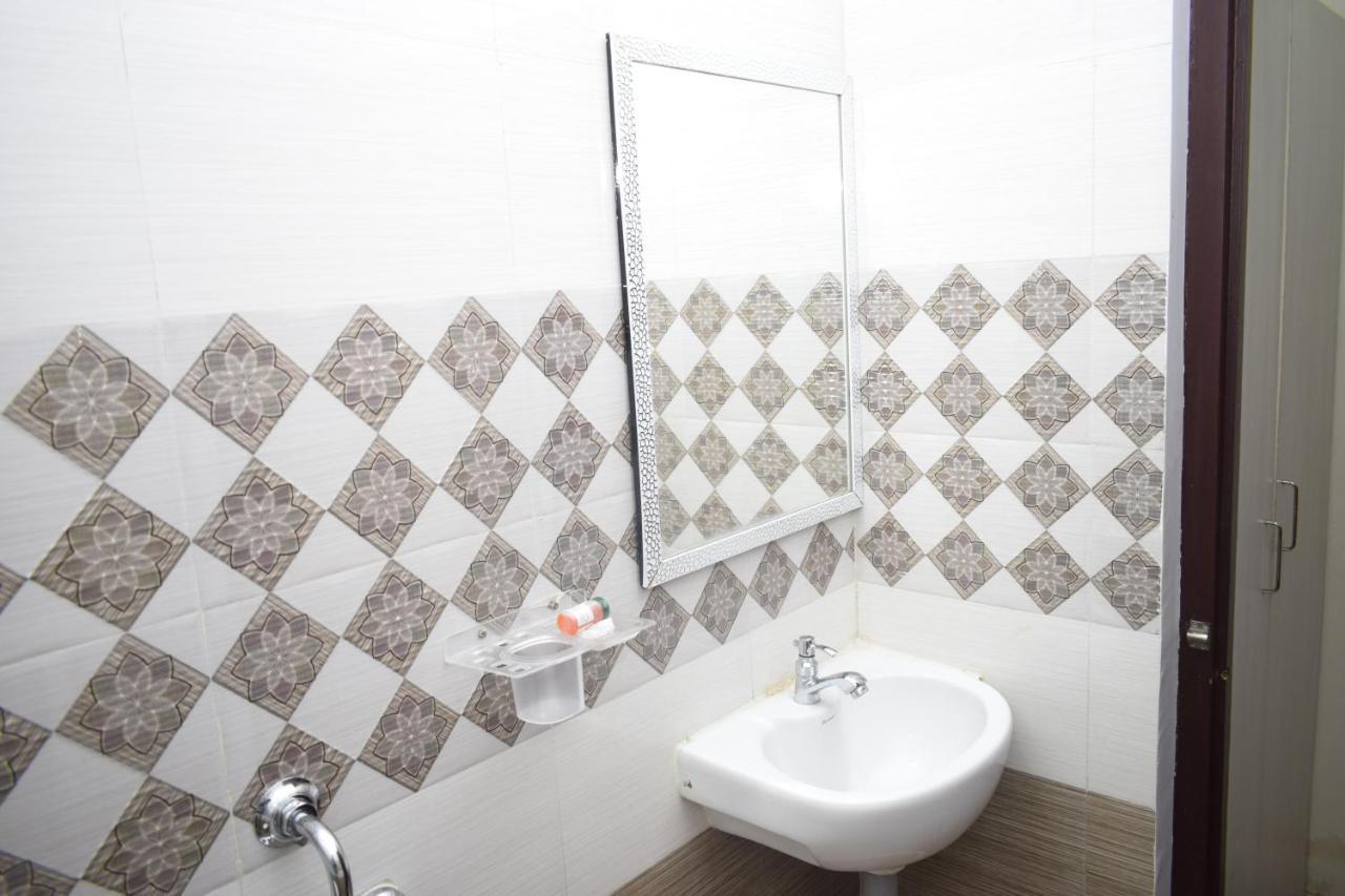 E S Residency Hotel Theni Bagian luar foto