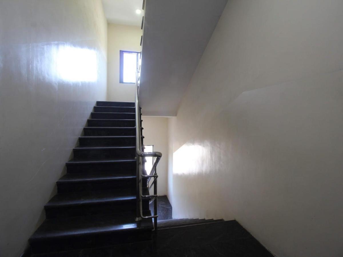 E S Residency Hotel Theni Bagian luar foto