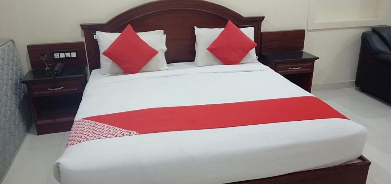 E S Residency Hotel Theni Bagian luar foto