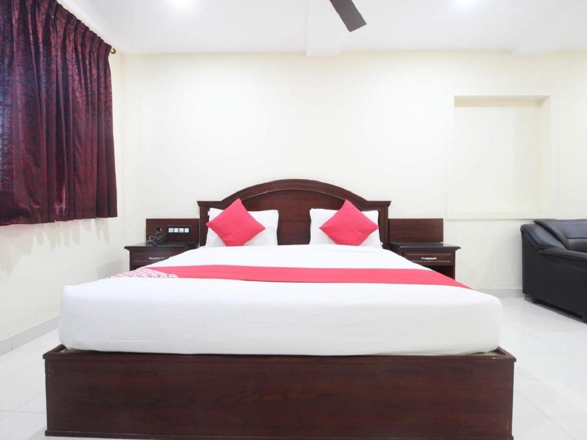 E S Residency Hotel Theni Bagian luar foto