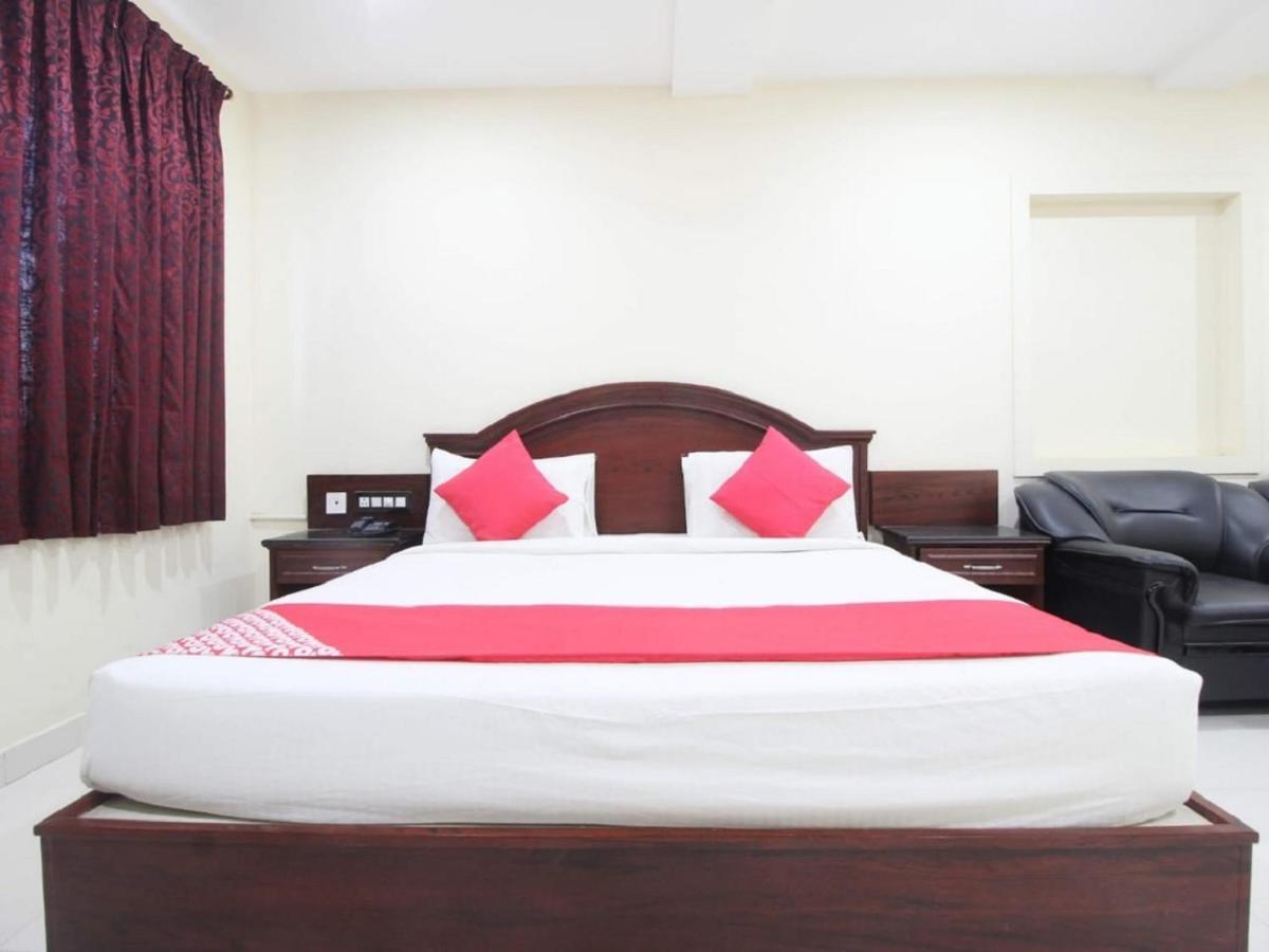 E S Residency Hotel Theni Bagian luar foto